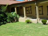 Huttenheights Guestlodge by iLawu