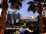 Stay in Style: V&A Waterfront Marina, Gulmarn